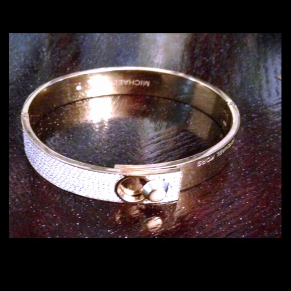 Michael Kors woman’s braclet